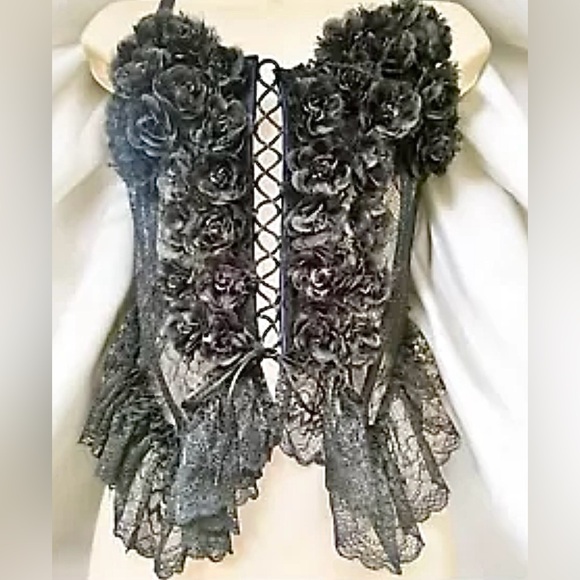 Size Small…..……Black Detailed 3D Floral Corset Top.  New……Widow - Picture 5 of 10